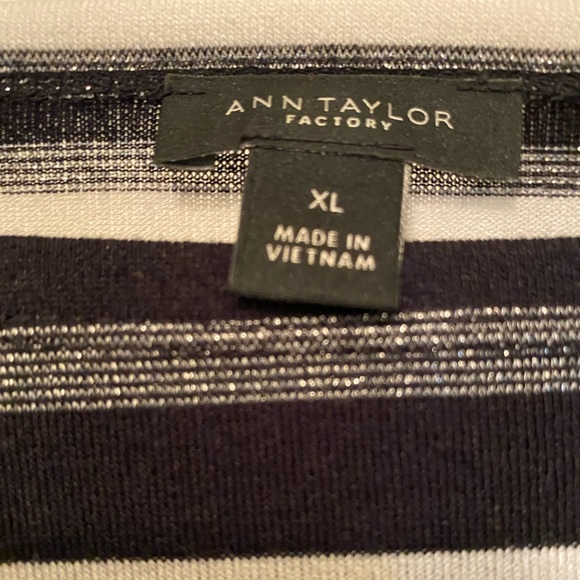 Women’s Ann Taylor Shirt - Picture 2 of 4